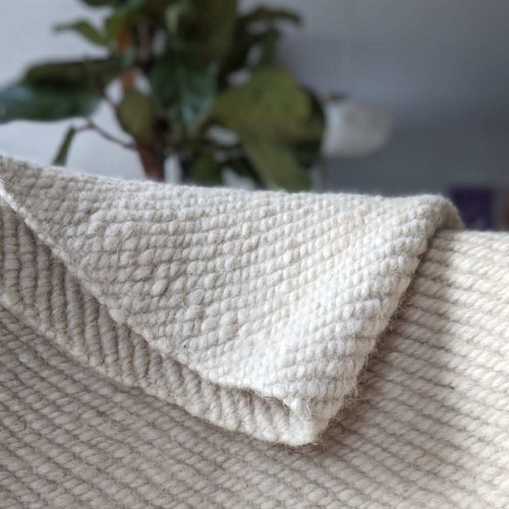 Hand Loomed Wool Throw - Picture 4 of 5